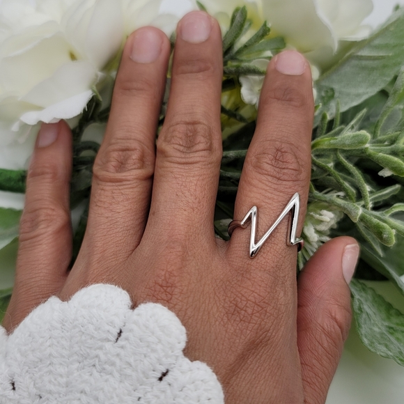 ❤️ HEARTBEAT RING - Picture 8 of 9